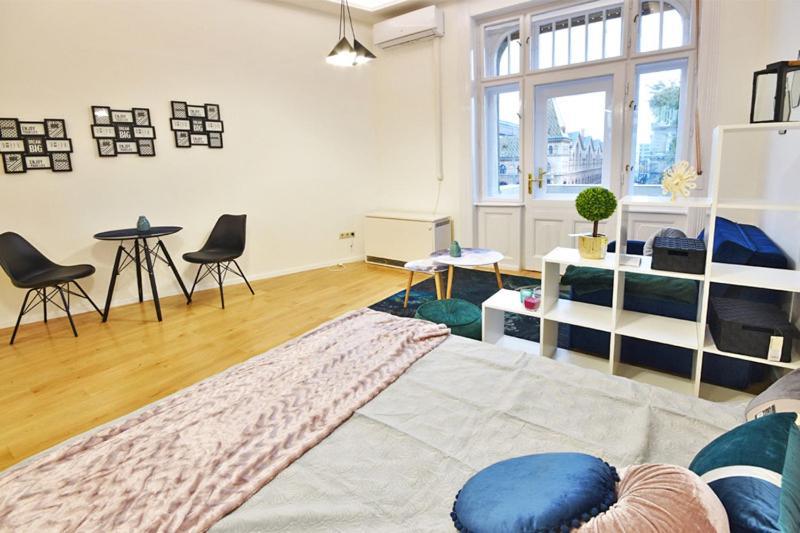 M&m Apartment-fovam Ter